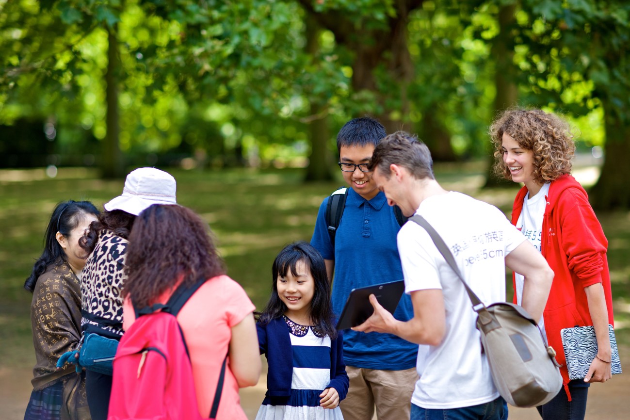 中文流利的英国导游